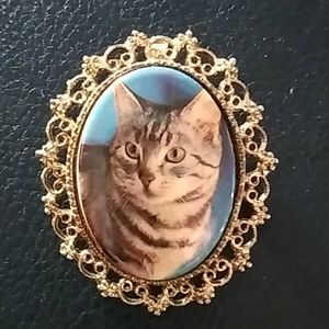 Unique Vintage Tabby Cat Cameo